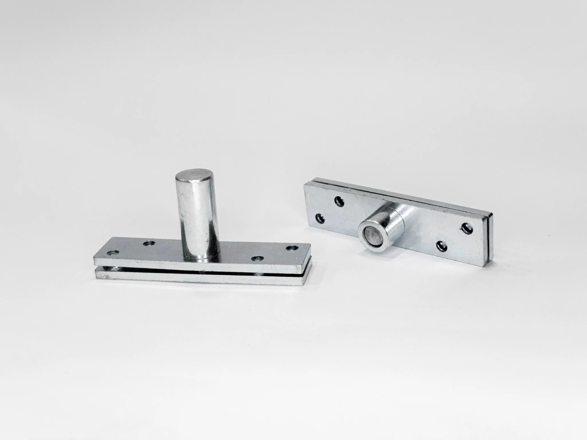 Pivotante Zincado Cromado em A&ccedil;o com Rolamento 250kg